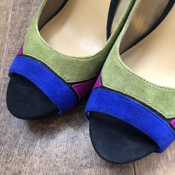 Stunning Suede Peeptoes - Picture 3 of 6